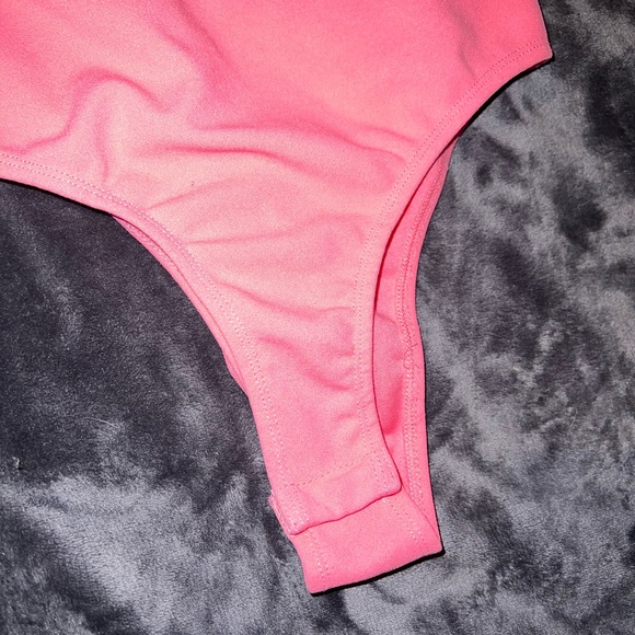 Princess Polly Evella Pink Bodysuit Size 2 - Picture 10 of 14